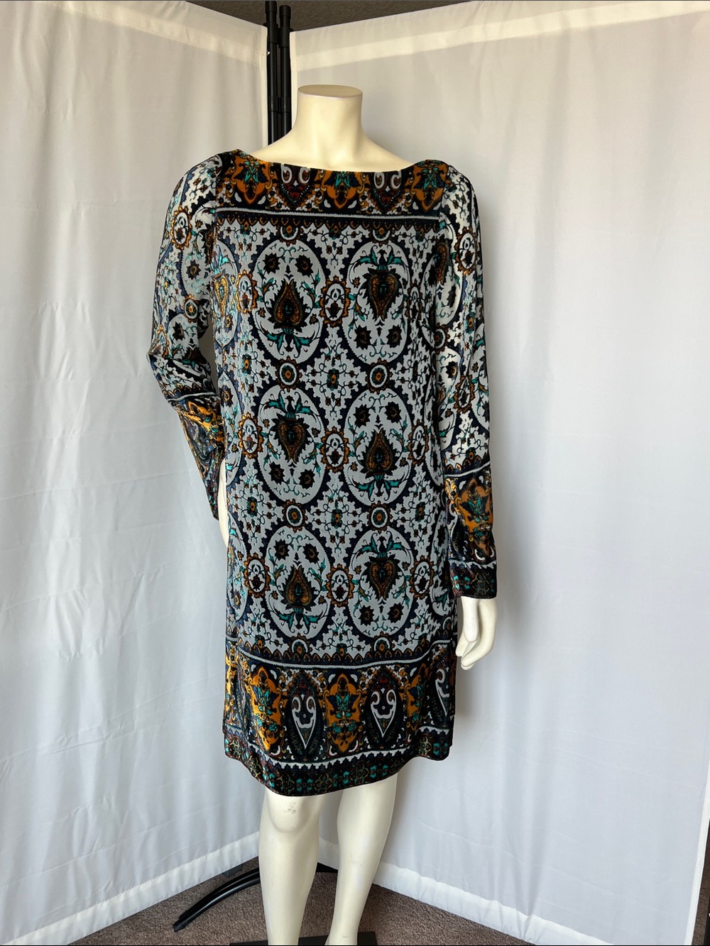 Chetta B Velvet Vintage Paisley Long Sleeve Shift Dress